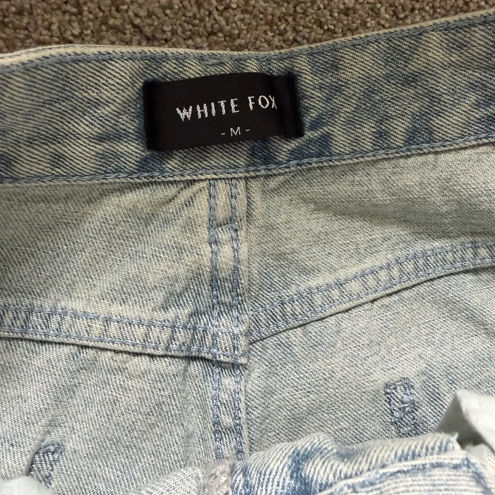 NWT White Fox Did You Miss Me Mid Rise Straight Leg Denim Size Medium Acid Wash - Picture 13 of 16